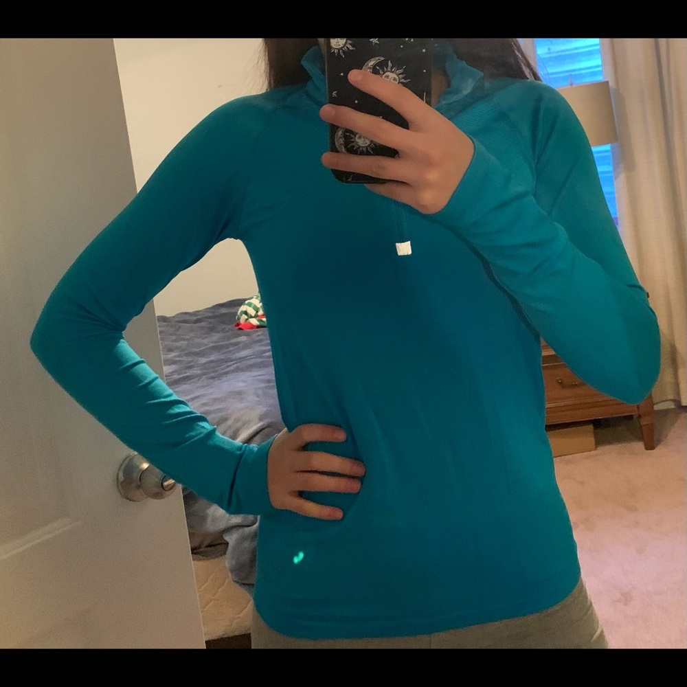 Athletic wear long sleeve